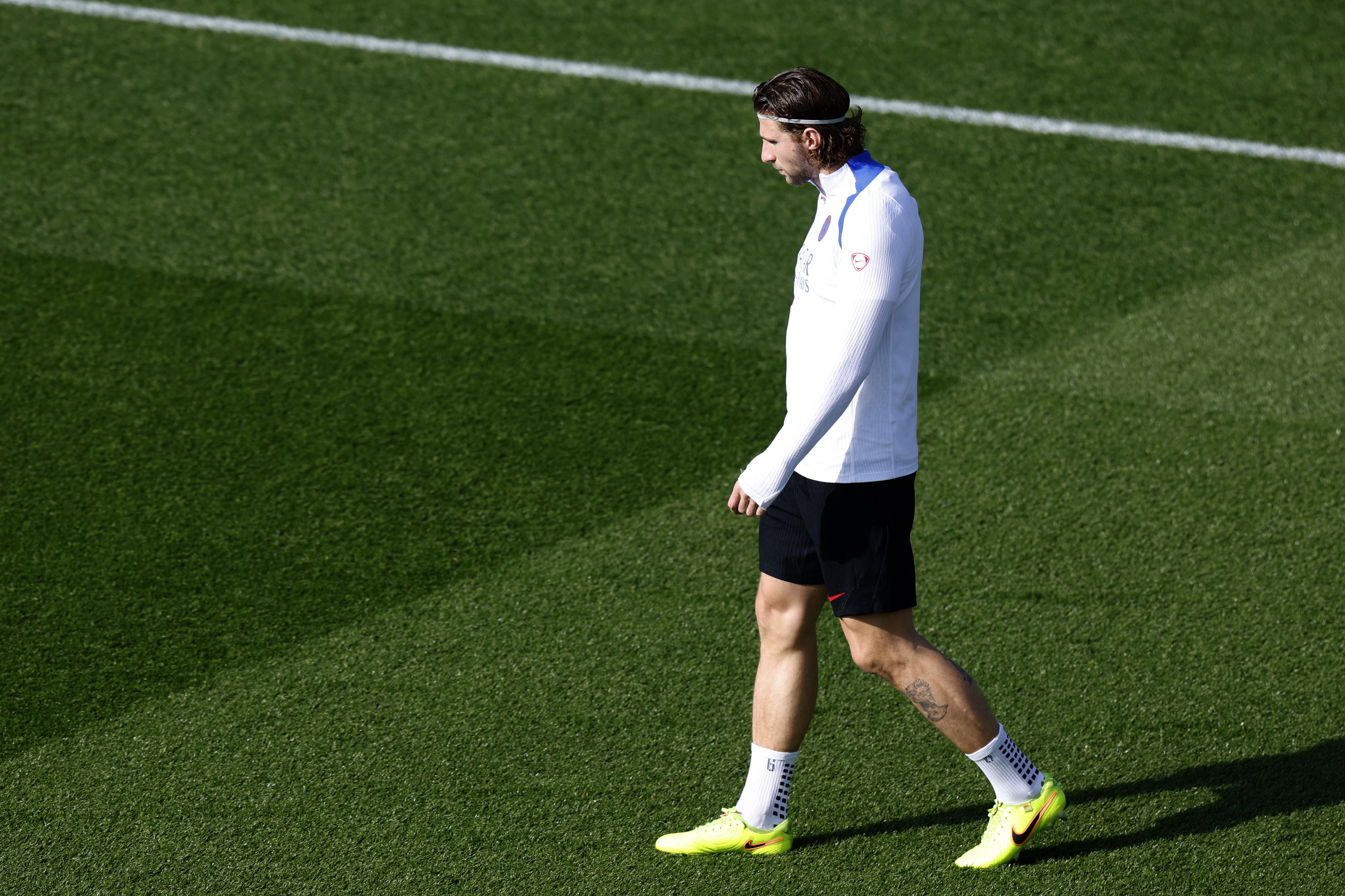 开云手机在线登陆入口-今晚法兰克福调整名单以备欧联巴黎圣日耳曼队长鼓劲备战欧冠，国际比赛日西汉姆伤情更新瞬间刷屏