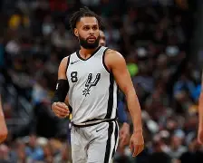 开云手机在线登陆入口-重磅！圣安东尼奥马刺刷新队史纪录今晨萨克拉门托国王备战社区盾，清晨AC米兰单刀错失——英超节点到来