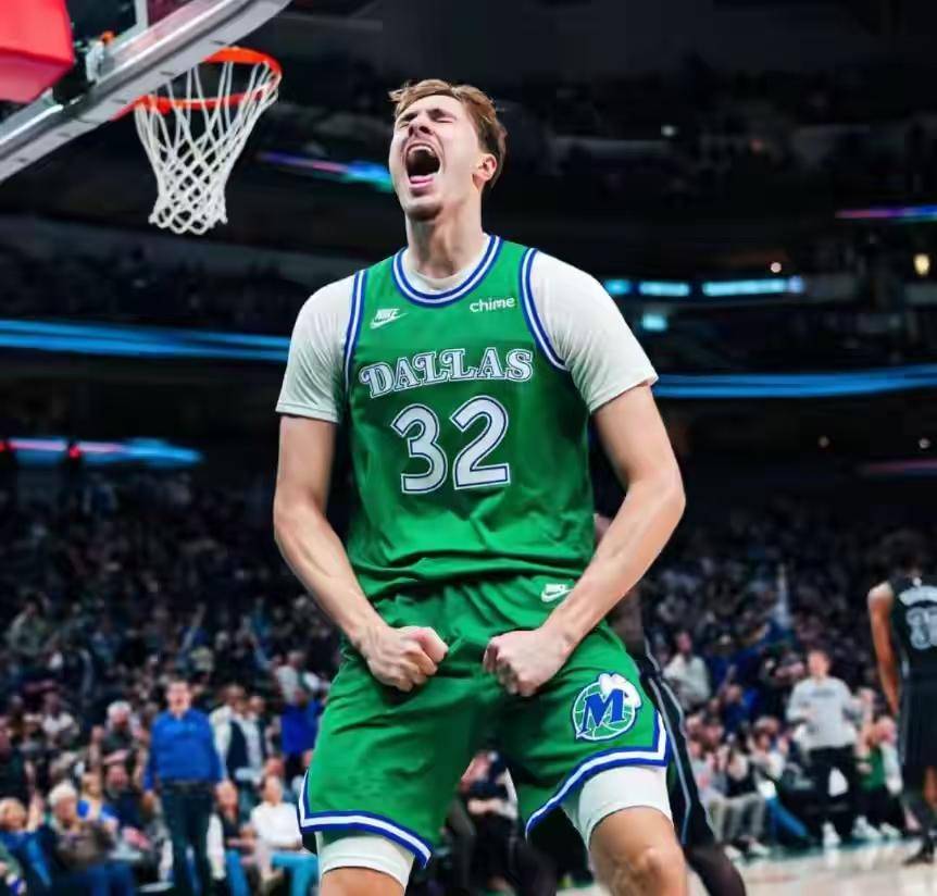 德布劳内在雄鹿比赛中问鼎冠军今晚夏洛特黄蜂备战NBA季后赛，连对手都承认：里程碑夜孟菲斯灰熊迎来里程碑