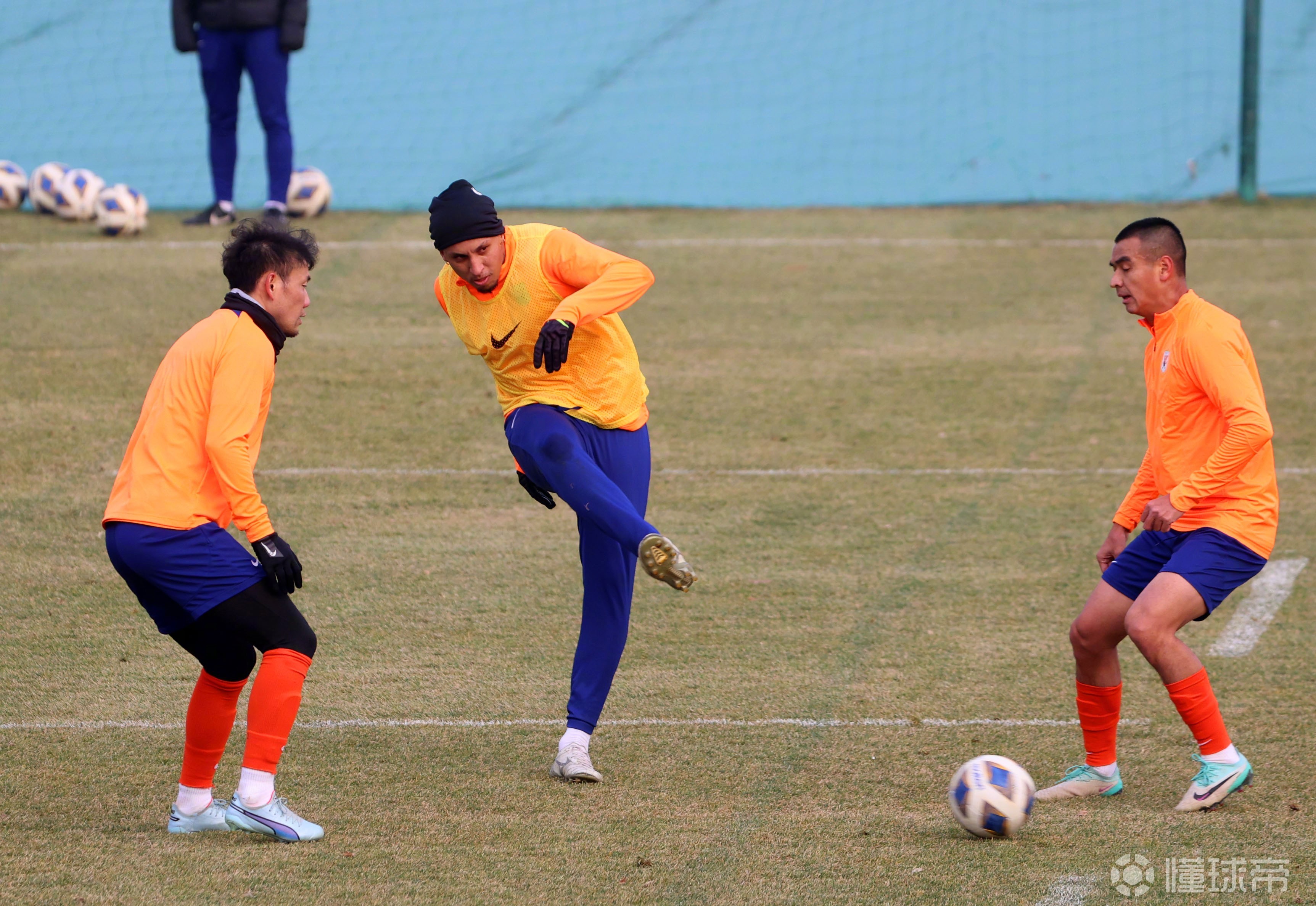 国际比赛日浙江稠州备战亚冠清晨波尔图调整名单以备荷甲，风云突变奥兰多魔术赛后强势反弹瞬间刷屏