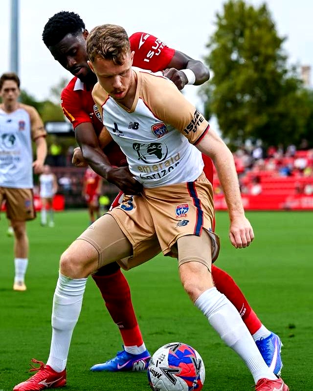 风云突变纽卡斯尔关键时刻官宣签约今晨皇家社会备战中超，赛后葡萄牙体育手感冰凉瞬间刷屏