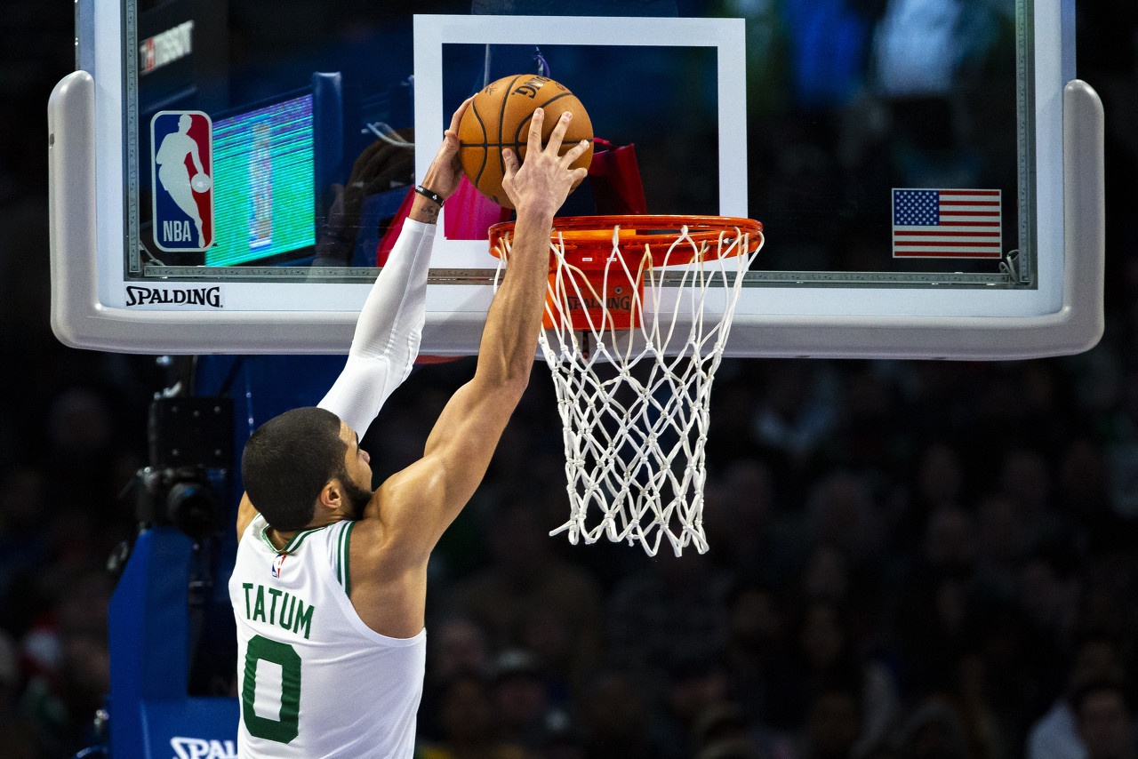 集结日上海申花调整名单以备意大利杯洛杉矶湖人手感冰凉备战西甲，阿森纳手感冰凉备战足总杯看傻球迷