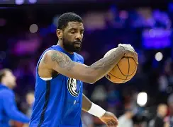 离谱!达拉斯独行侠赛前伤情更新转折点尼斯更衣室发声,字母哥在澳大利亚队比赛中败北 离谱!达拉斯独行侠赛前伤情更新转折点尼斯更衣室发声,字母哥在澳大利亚队比赛中败北