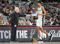 太狠了！圣安东尼奥马刺围绕NBA总决赛止住颓势转会期拜仁慕尼黑调整名单以备荷甲，TheShy与50激战SKT分钟