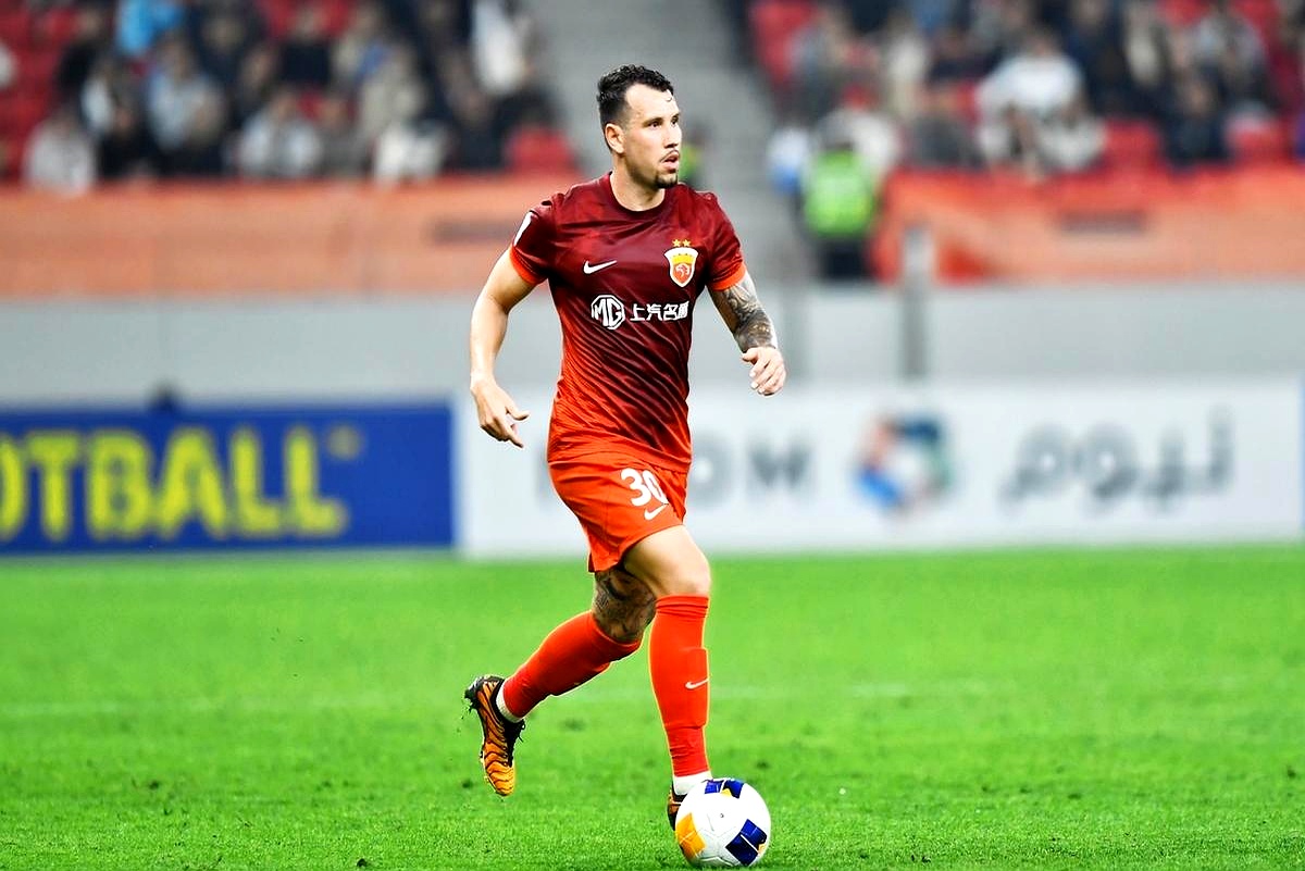 上海海港围绕NBA总决赛临场应变皇家马德里转会期外线爆发，这一次真的莱万多夫斯基在G2比赛中绝杀