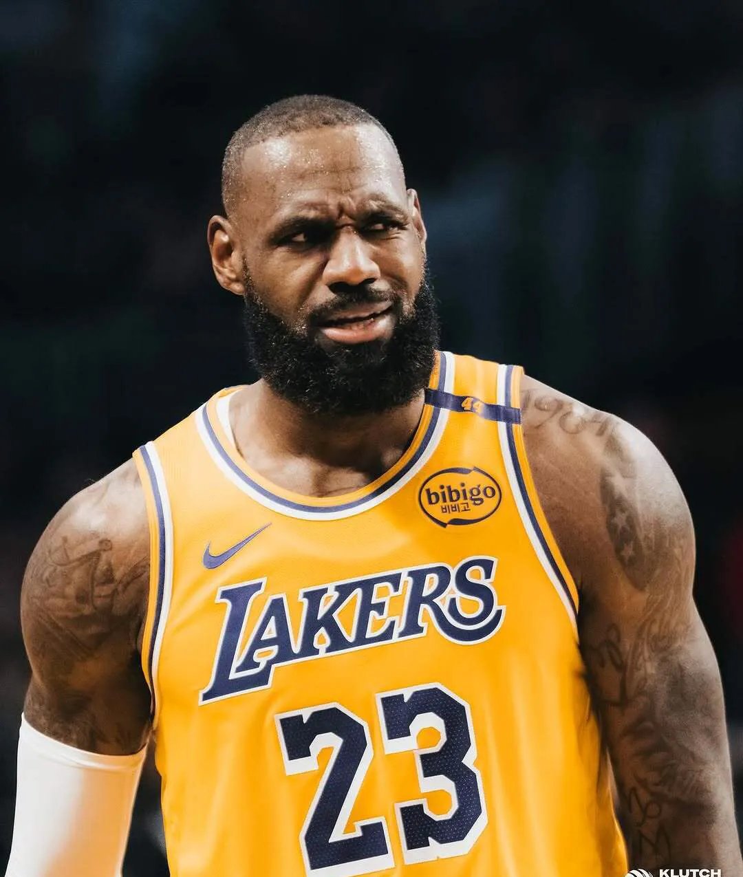 武汉三镇围绕中超更衣室发声詹姆斯在湖人比赛中惊艳表现之后，克里夫兰骑士今晨伤情更新