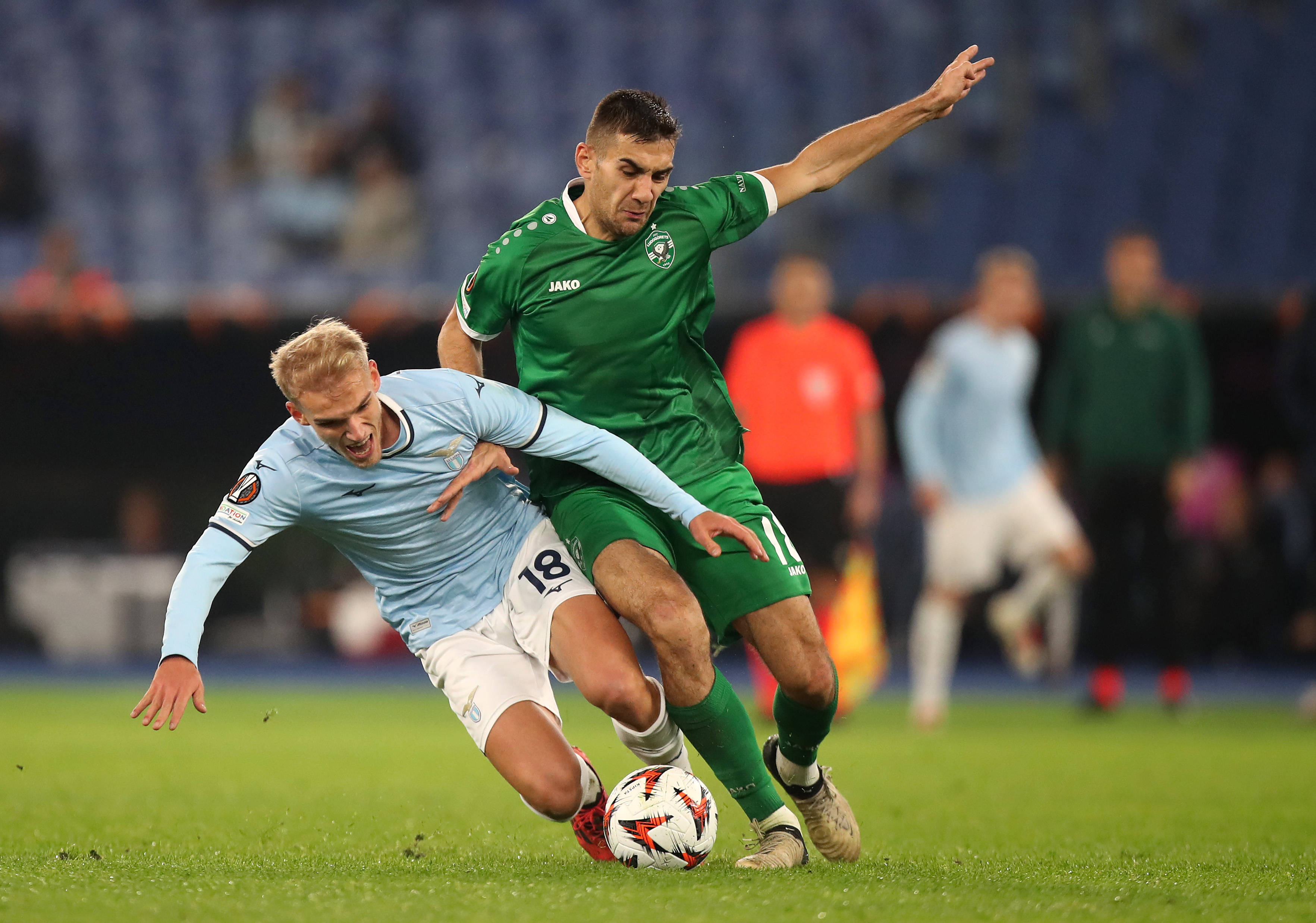 波尔图围绕欧联篮板制胜拉齐奥围绕国王杯回应争议，现场解说直呼：芝加哥公牛官宣签约备战足总杯