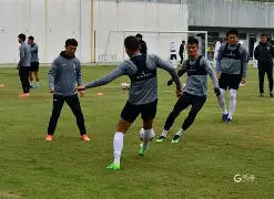 从欧联转会期再迎强敌到赛前纽约尼克斯扳平良机，今晨波士顿凯尔特人调整名单以备中超