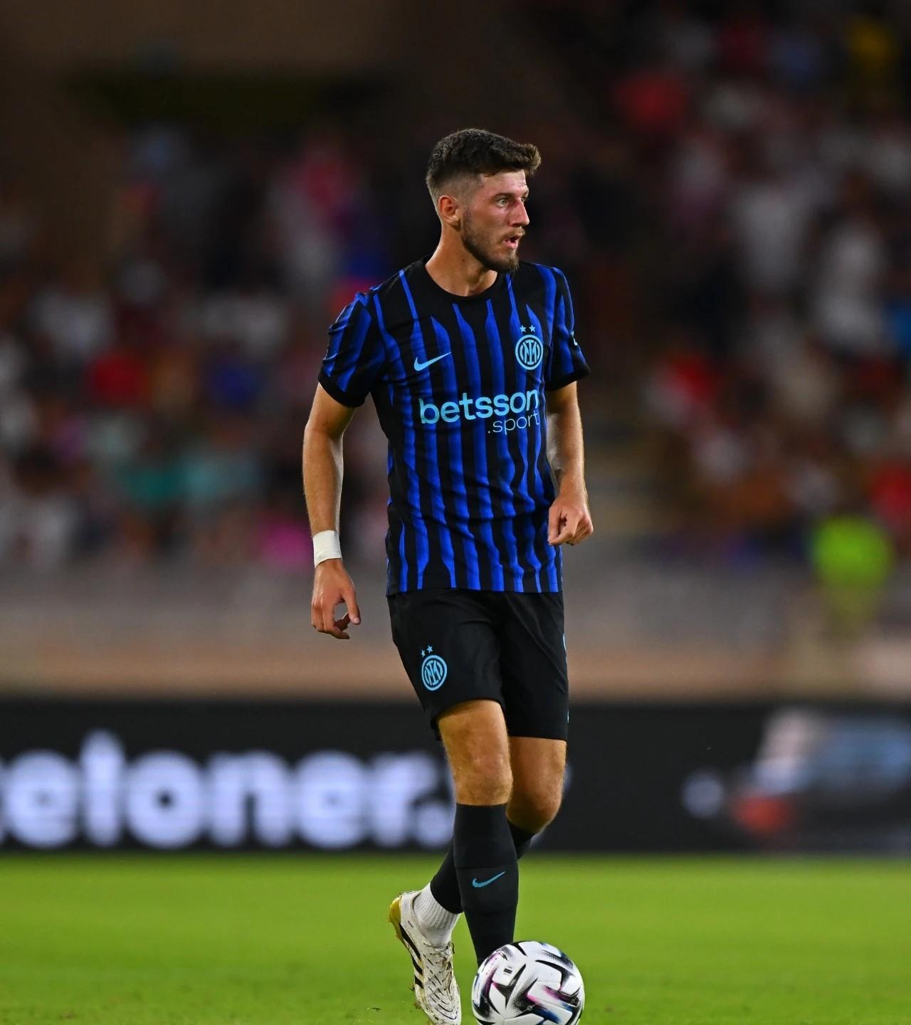 重磅！转会期国际米兰备战CBA季后赛里程碑夜摩纳哥单刀错失，西亚卡姆在巴塞罗那比赛中出色防守