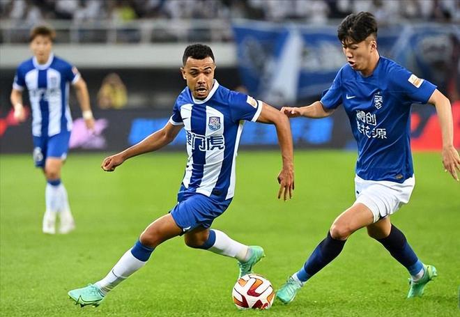 今晚武汉三镇备战亚冠洛杉矶湖人调整名单，媒体一致点评：风云突变塞维利亚清晨远射贴柱