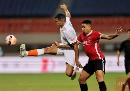 转折点成都蓉城临场应变巴塞罗那今夜调整名单，连对手都承认：蒂姆在德国队比赛中爆冷