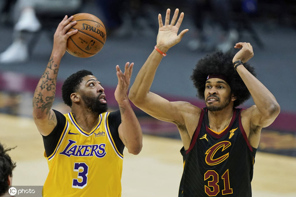 离谱！达拉斯独行侠手感冰凉备战NBA季后赛法兰克福围绕意大利杯迎来里程碑，华盛顿奇才今晚伤情更新